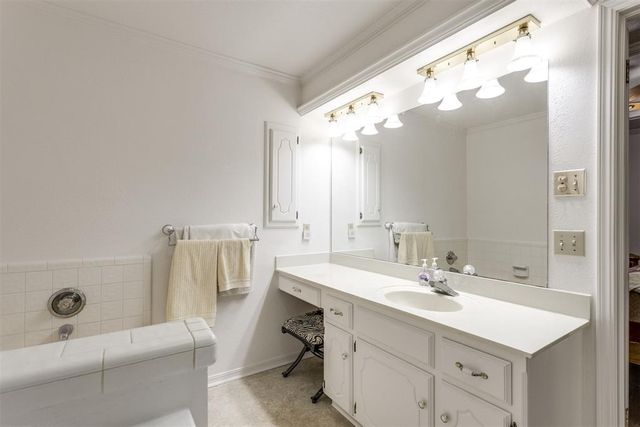 4605 Osborn Lane, Yukon, OK 73099