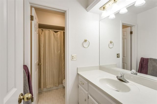 4605 Osborn Lane, Yukon, OK 73099