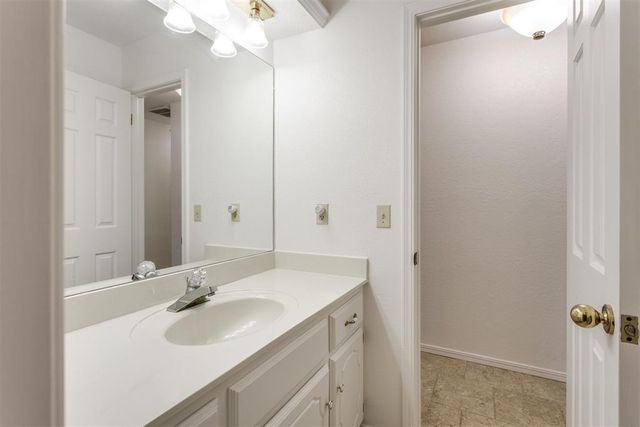 4605 Osborn Lane, Yukon, OK 73099