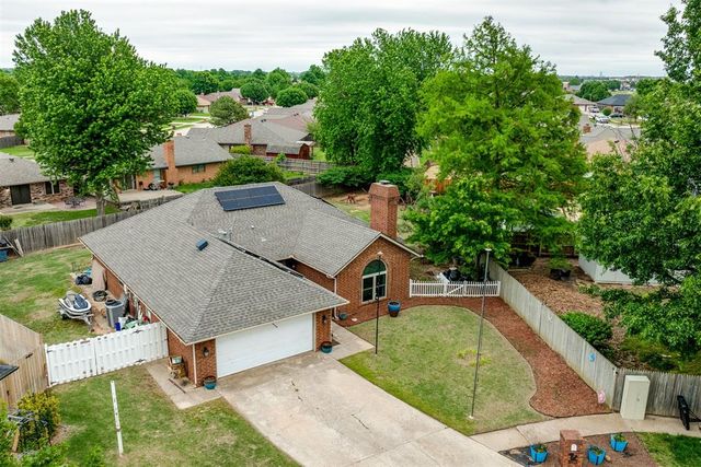 4605 Osborn Lane, Yukon, OK 73099