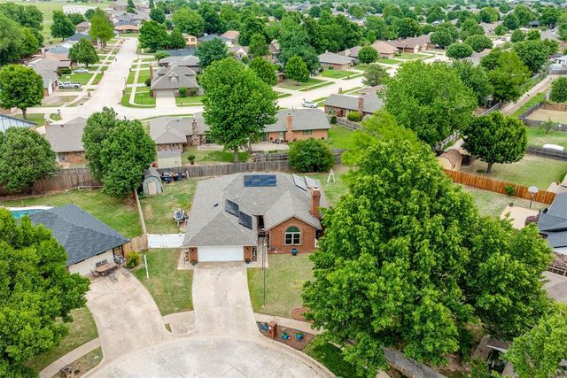 4605 Osborn Lane, Yukon, OK 73099