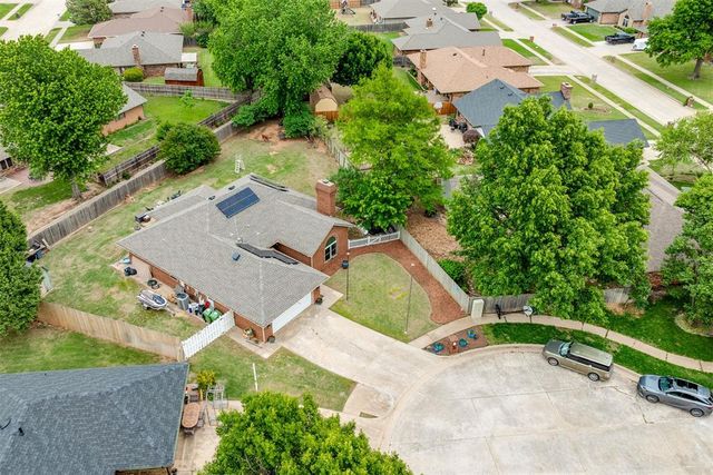 4605 Osborn Lane, Yukon, OK 73099