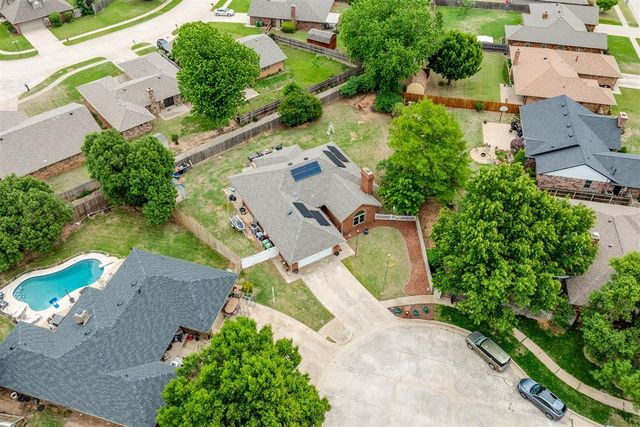 4605 Osborn Lane, Yukon, OK 73099