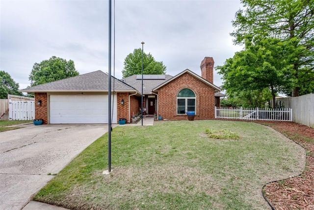 4605 Osborn Lane, Yukon, OK 73099