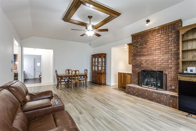 4605 Osborn Lane, Yukon, OK 73099