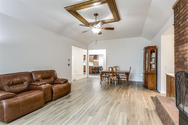 4605 Osborn Lane, Yukon, OK 73099