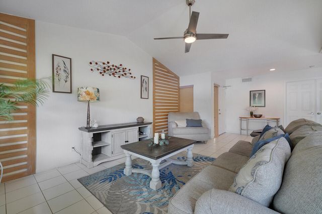 5521 Coach House Circle D, Boca Raton, FL 33486