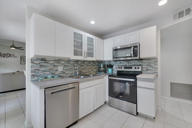 5521 Coach House Circle D, Boca Raton, FL 33486