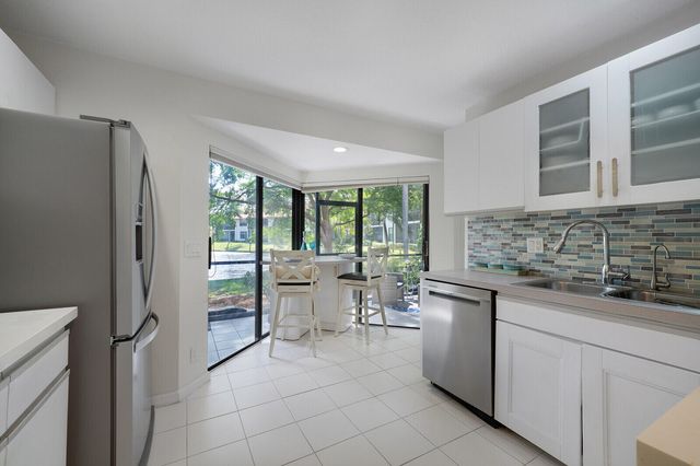 5521 Coach House Circle D, Boca Raton, FL 33486