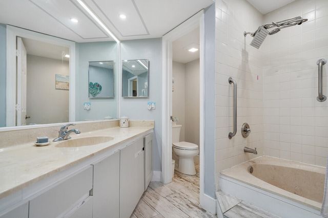 5521 Coach House Circle D, Boca Raton, FL 33486