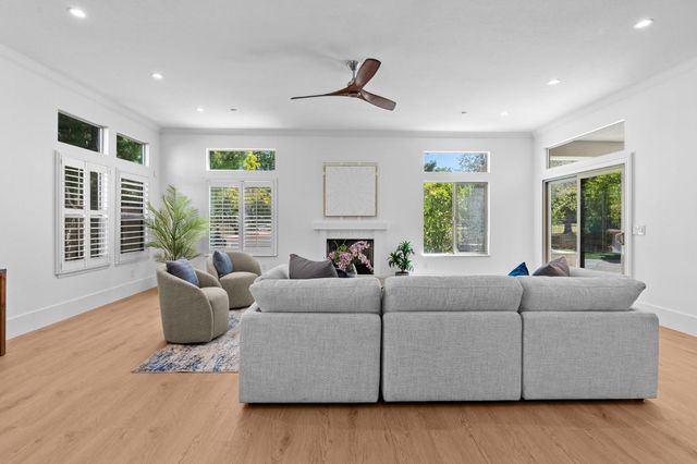 865 Wedge Wood Ct, West Sacramento, CA 95605