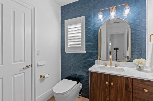 865 Wedge Wood Ct, West Sacramento, CA 95605