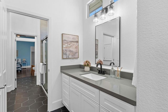 865 Wedge Wood Ct, West Sacramento, CA 95605