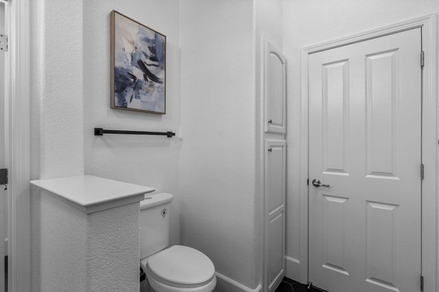 865 Wedge Wood Ct, West Sacramento, CA 95605