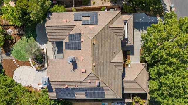 865 Wedge Wood Ct, West Sacramento, CA 95605