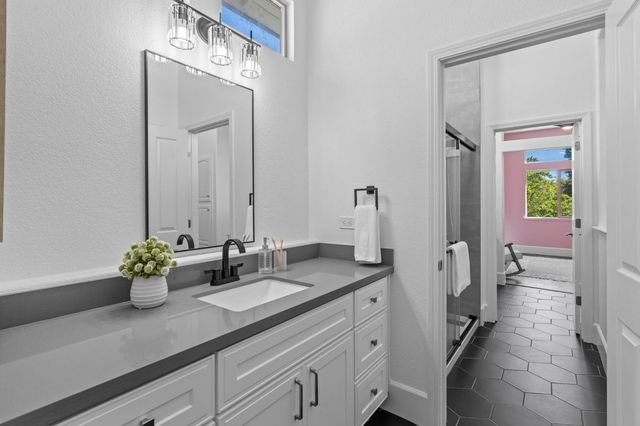 865 Wedge Wood Ct, West Sacramento, CA 95605