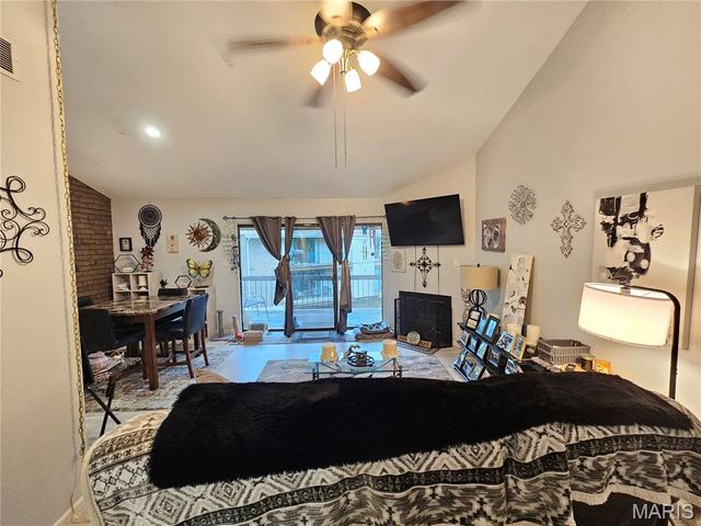 5271 Cedarstone Court C, Mehlville, MO 63129