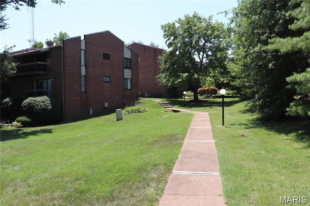 5271 Cedarstone Court C, Mehlville, MO 63129
