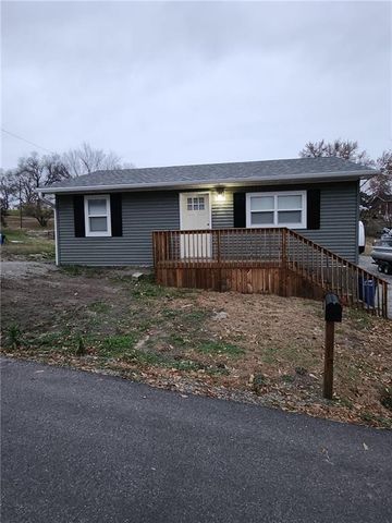 503 E Corrine Street, Gallatin, MO 64640