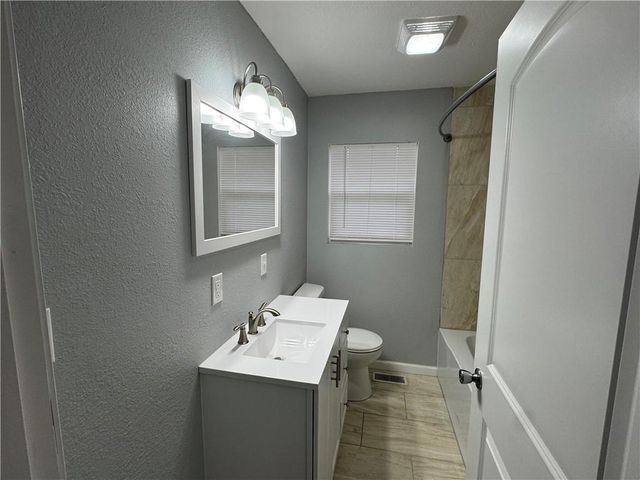 503 E Corrine Street, Gallatin, MO 64640