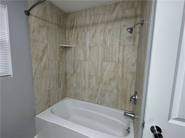 503 E Corrine Street, Gallatin, MO 64640