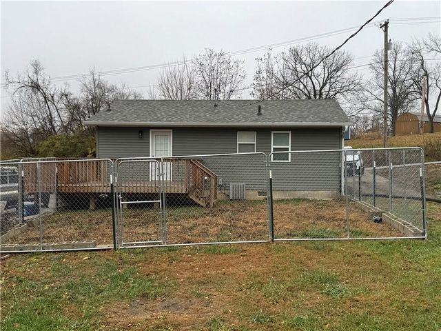 503 E Corrine Street, Gallatin, MO 64640