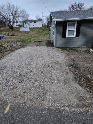 503 E Corrine Street, Gallatin, MO 64640