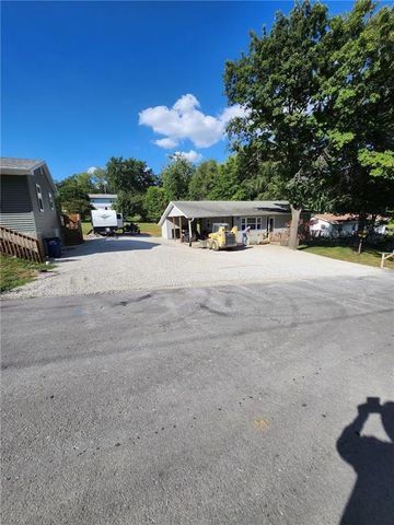 503 E Corrine Street, Gallatin, MO 64640