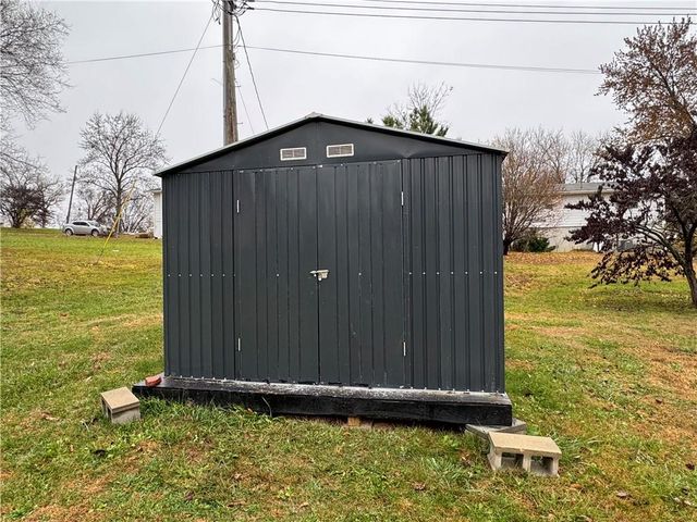 503 E Corrine Street, Gallatin, MO 64640