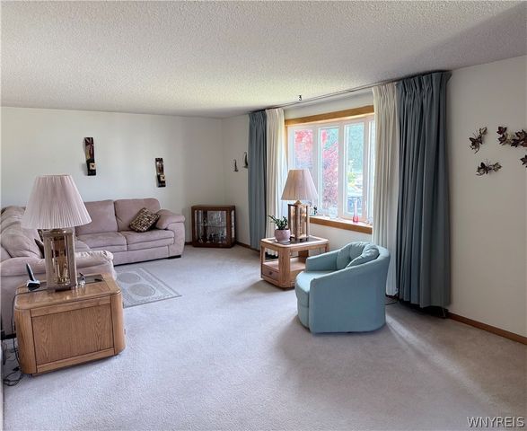 54 Bory Drive, Cheektowaga, NY 14043