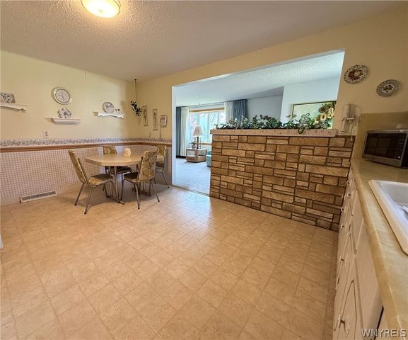54 Bory Drive, Cheektowaga, NY 14043