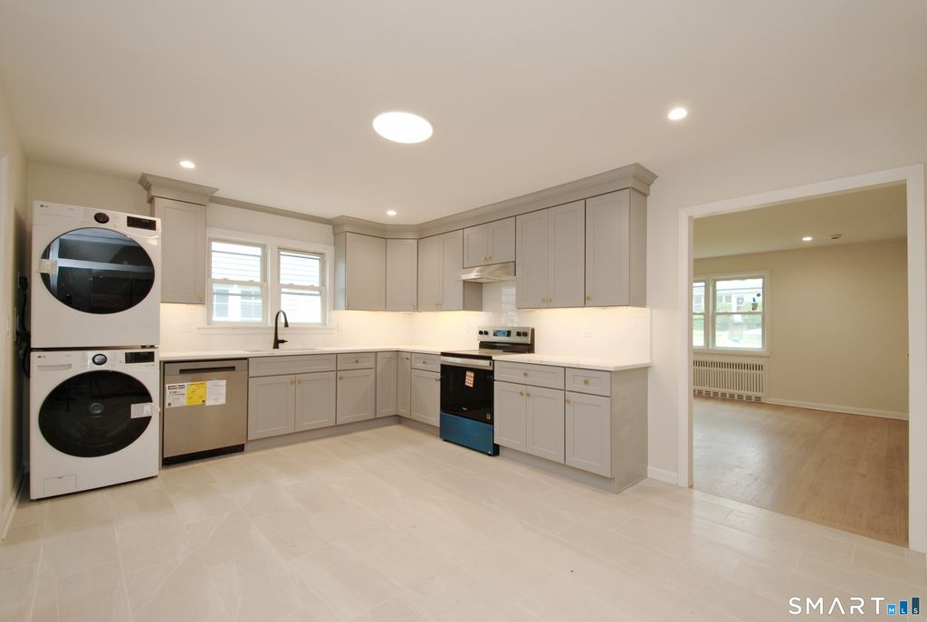 306 Courtland Avenue 1, Stamford, CT 06906