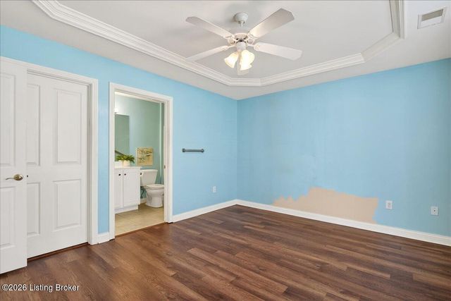 3925 Hillcross Dr, Louisville, KY 40229