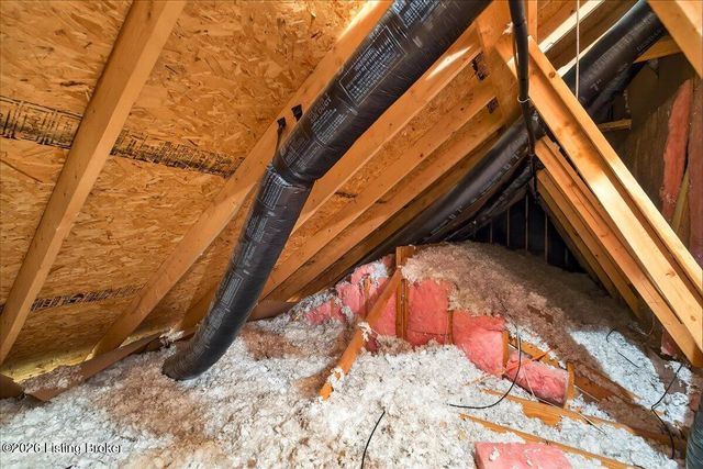 3925 Hillcross Dr, Louisville, KY 40229