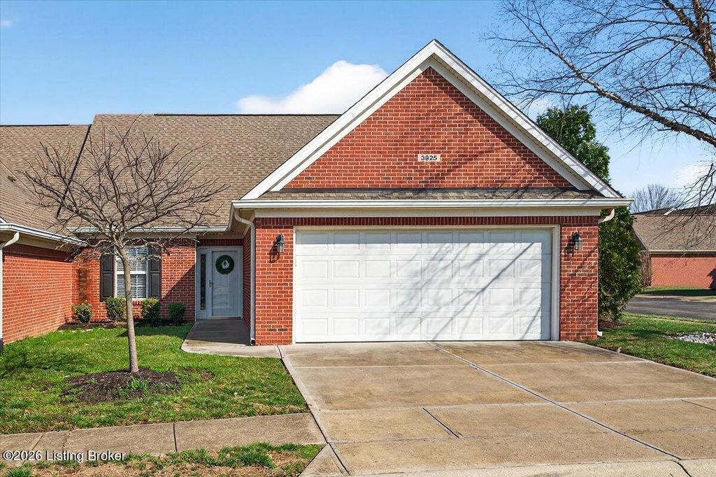 3925 Hillcross Dr, Louisville, KY 40229