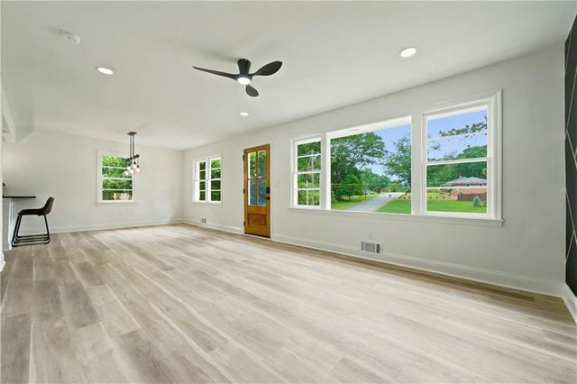 2749 Eastfield Road SE, Smyrna, GA 30080