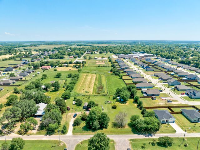 305 Swaha Drive, Tioga, TX 76271
