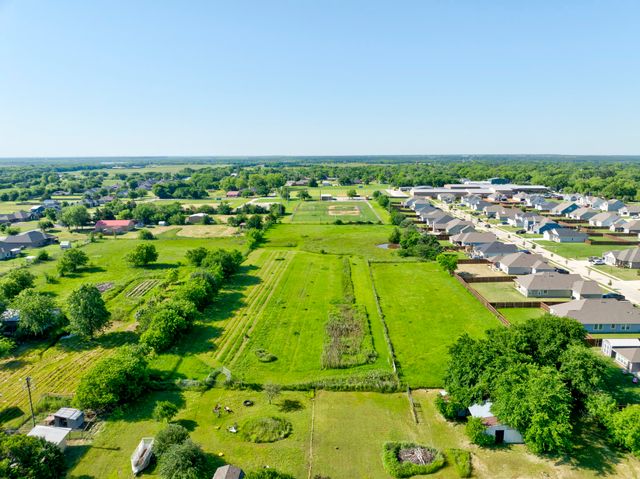 305 Swaha Drive, Tioga, TX 76271