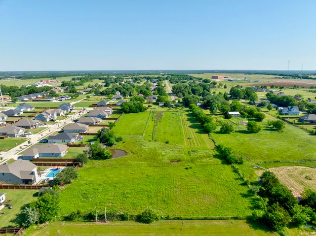305 Swaha Drive, Tioga, TX 76271