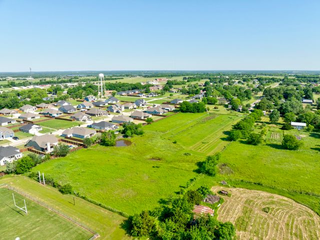 305 Swaha Drive, Tioga, TX 76271