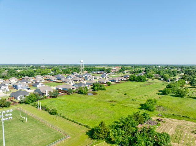 305 Swaha Drive, Tioga, TX 76271