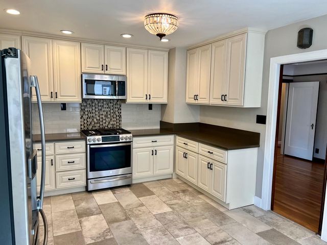 1228 W Walnut St, Stockton, CA 95203