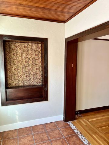 1228 W Walnut St, Stockton, CA 95203