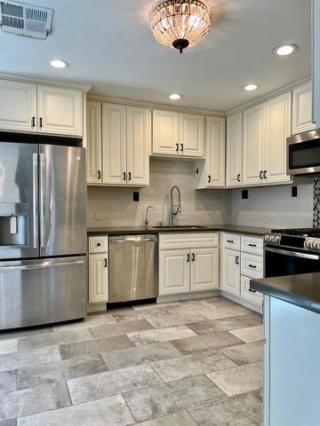 1228 W Walnut St, Stockton, CA 95203