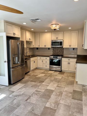 1228 W Walnut St, Stockton, CA 95203