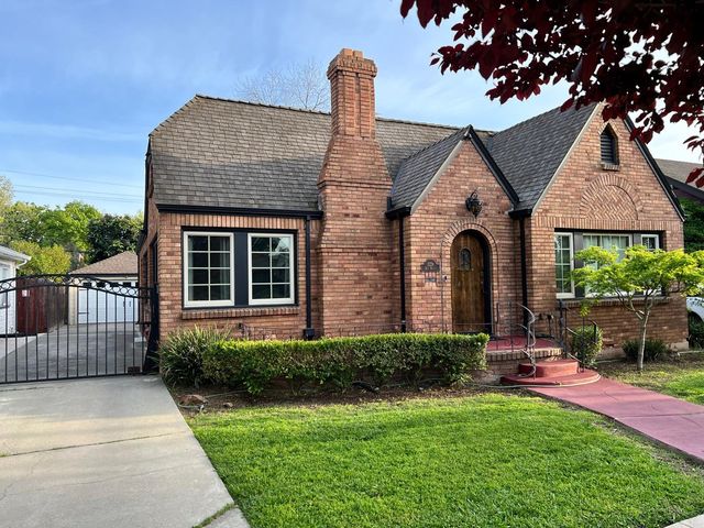 1228 W Walnut St, Stockton, CA 95203