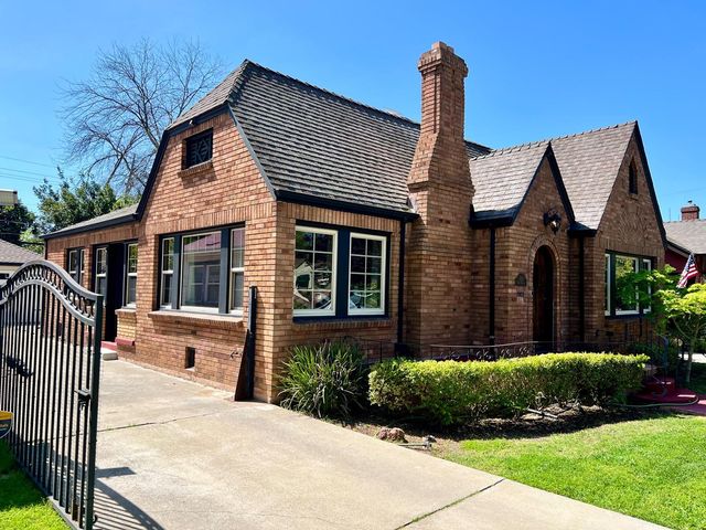 1228 W Walnut St, Stockton, CA 95203