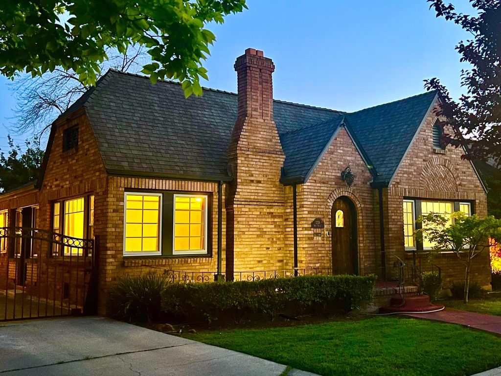 1228 W Walnut St, Stockton, CA 95203