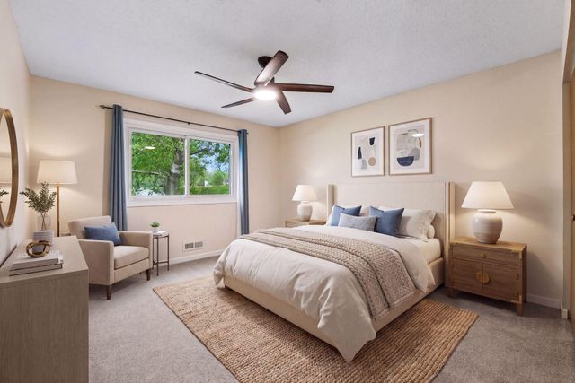8450 Hiawatha Avenue, Eden Prairie, MN 55347