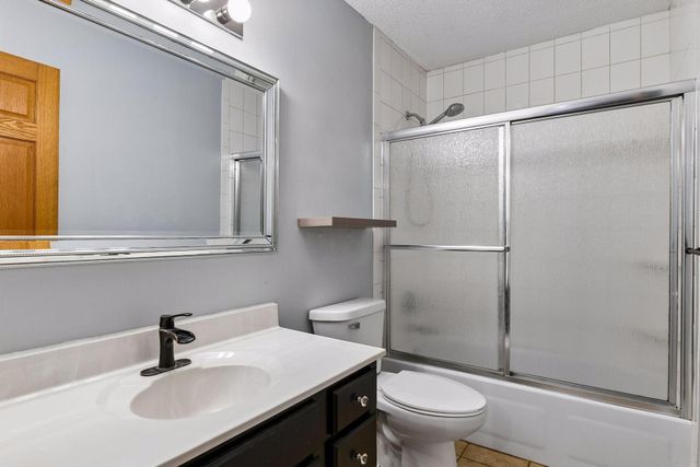 8450 Hiawatha Avenue, Eden Prairie, MN 55347